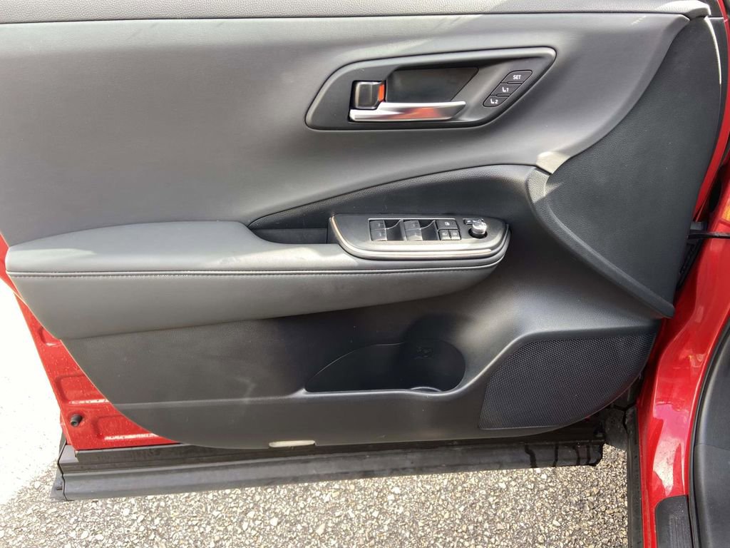 Used 2023 Toyota Crown Limited image 11