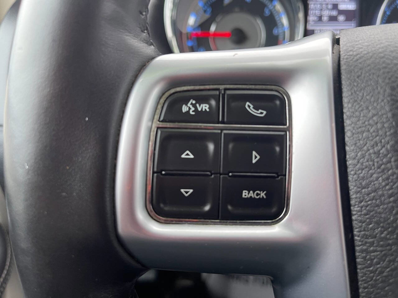 Used 2012 Chrysler Town & Country Touring-L w/ Entertainment Group #2 image 22