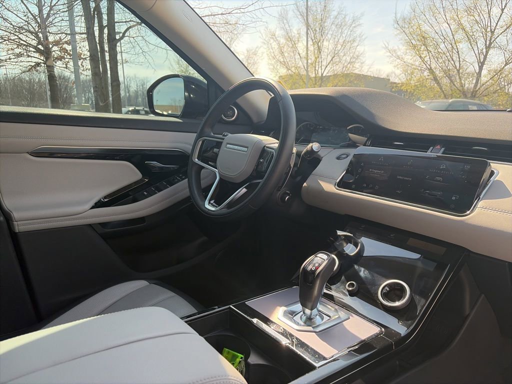 Used 2023 Land Rover Range Rover Evoque R-Dynamic SE image 29