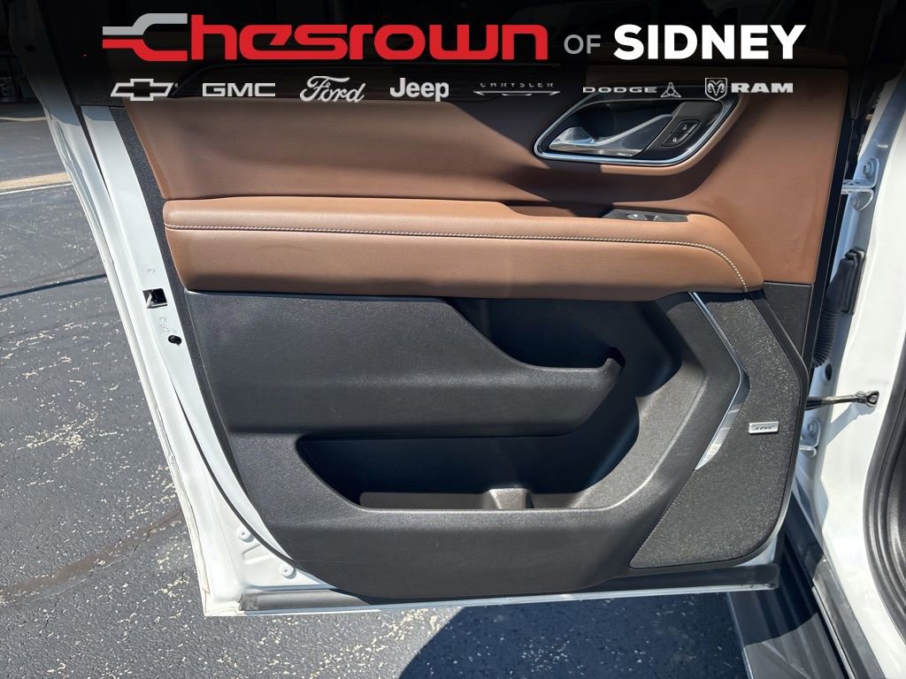 Used 2023 Chevrolet Suburban High Country image 39