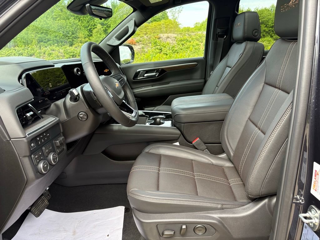 New 2026 Chevrolet Suburban High Country w/ Sun And Tow Package AWD/4WD image 16