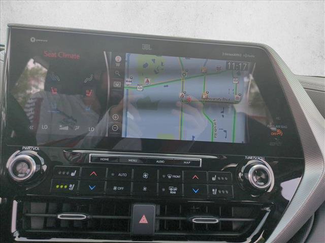 Used 2022 Toyota Highlander Platinum FWD image 13