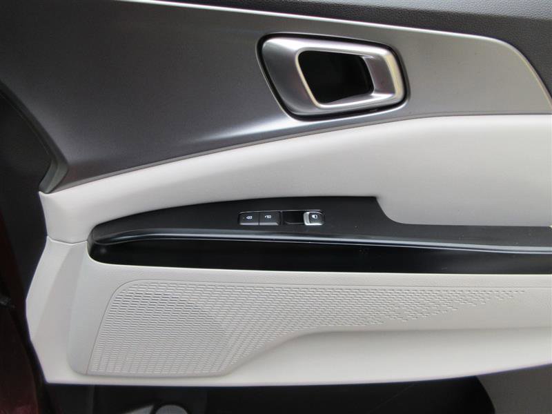 Used 2022 Kia Carnival LX image 30