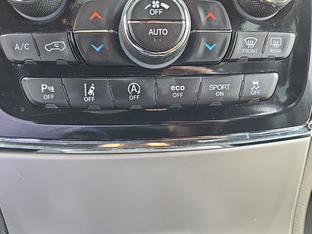 Used 2022 Jeep Grand Cherokee Laredo X image 20