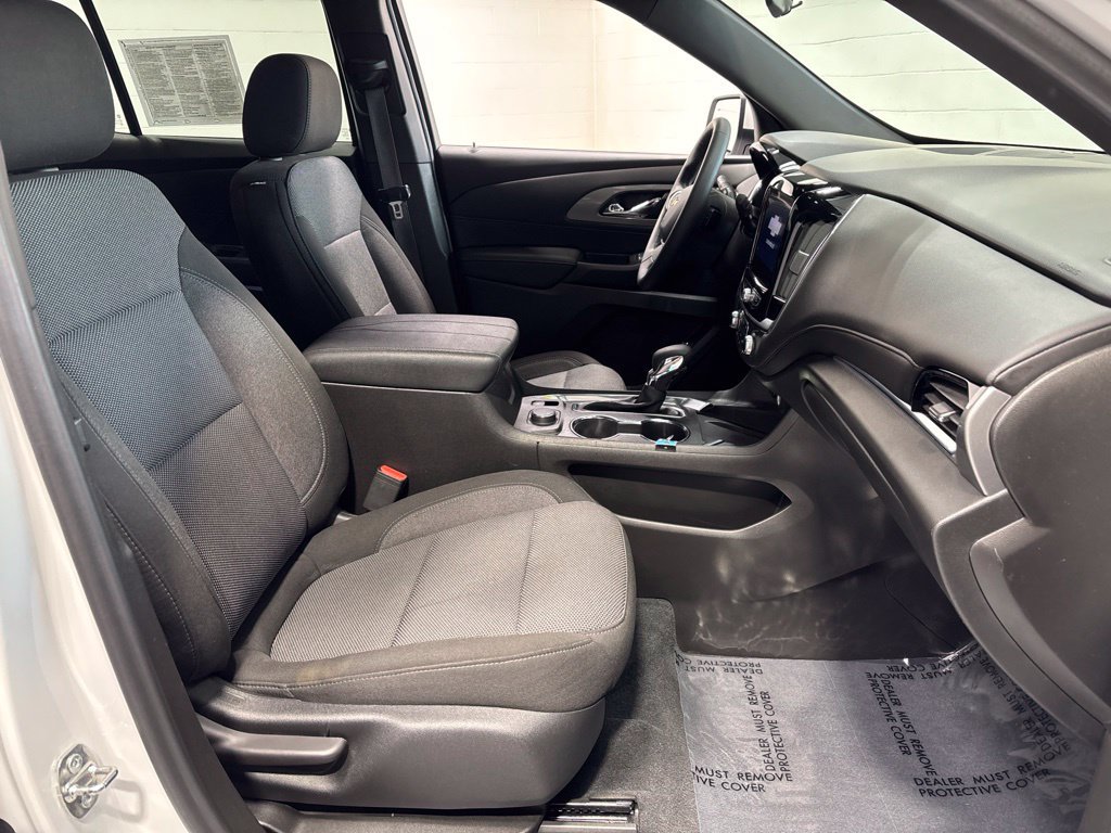 Used 2023 Chevrolet Traverse LT AWD/4WD image 10