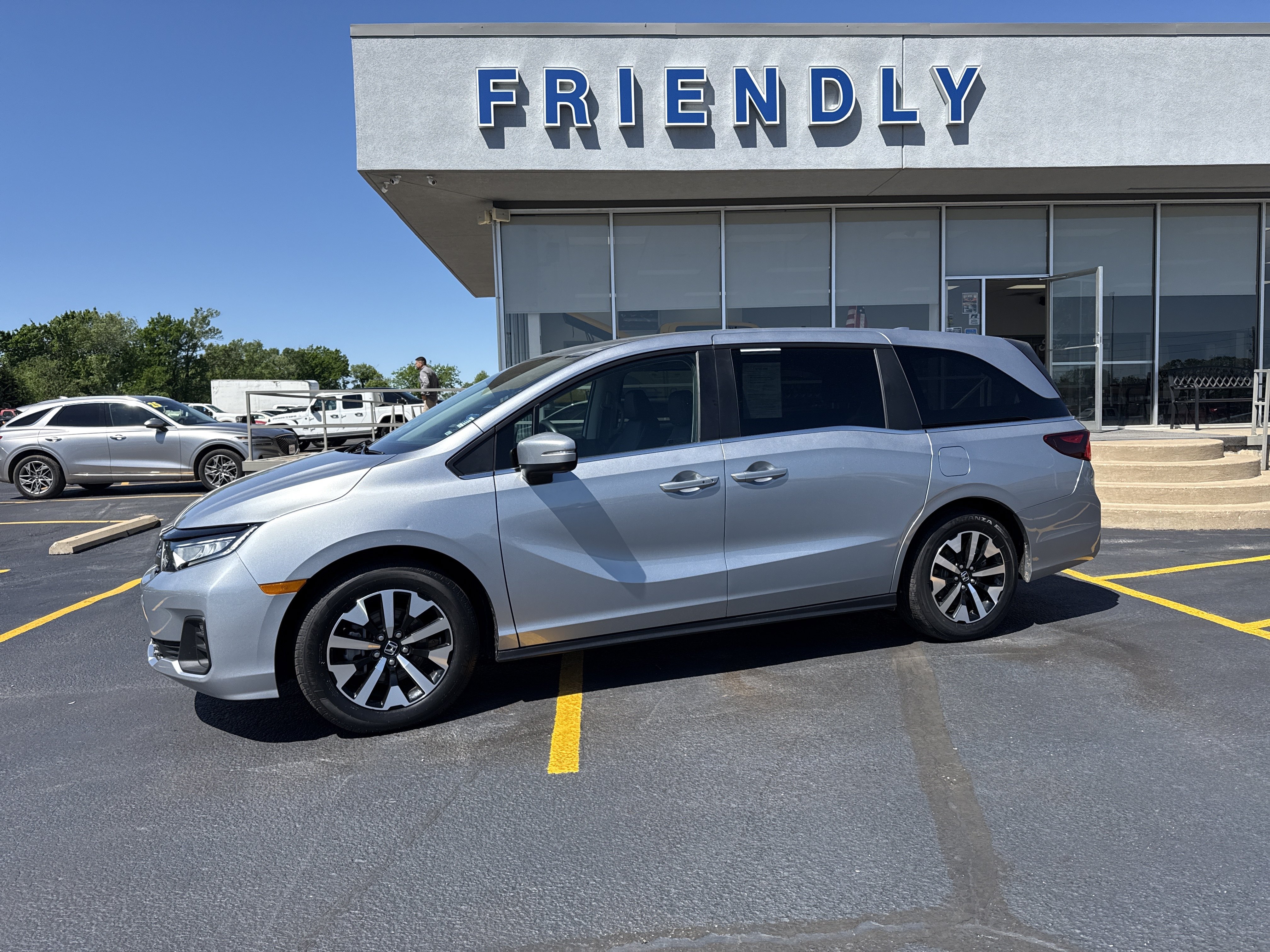 Used 2025 Honda Odyssey EX-L image 2
