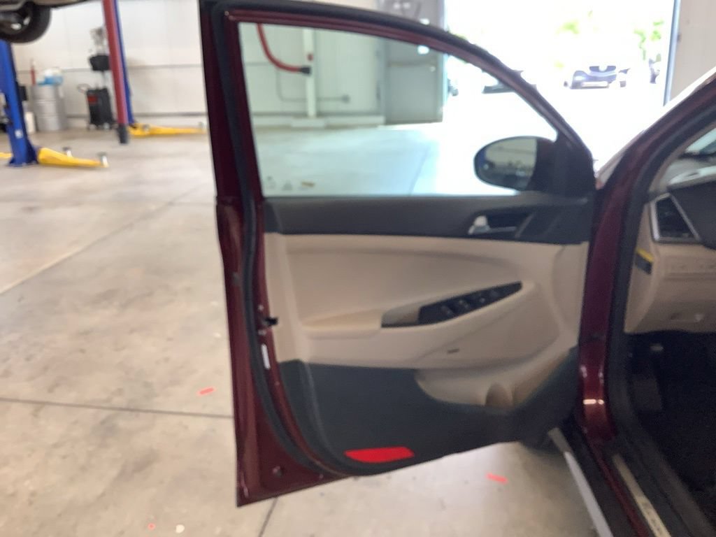 Used 2017 Hyundai Tucson Limited AWD/4WD image 11