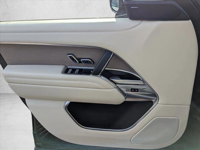 Used 2024 Land Rover Range Rover SE image 20