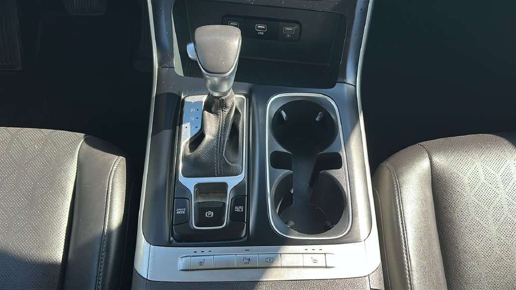 Used 2024 Kia Carnival LX FWD image 27