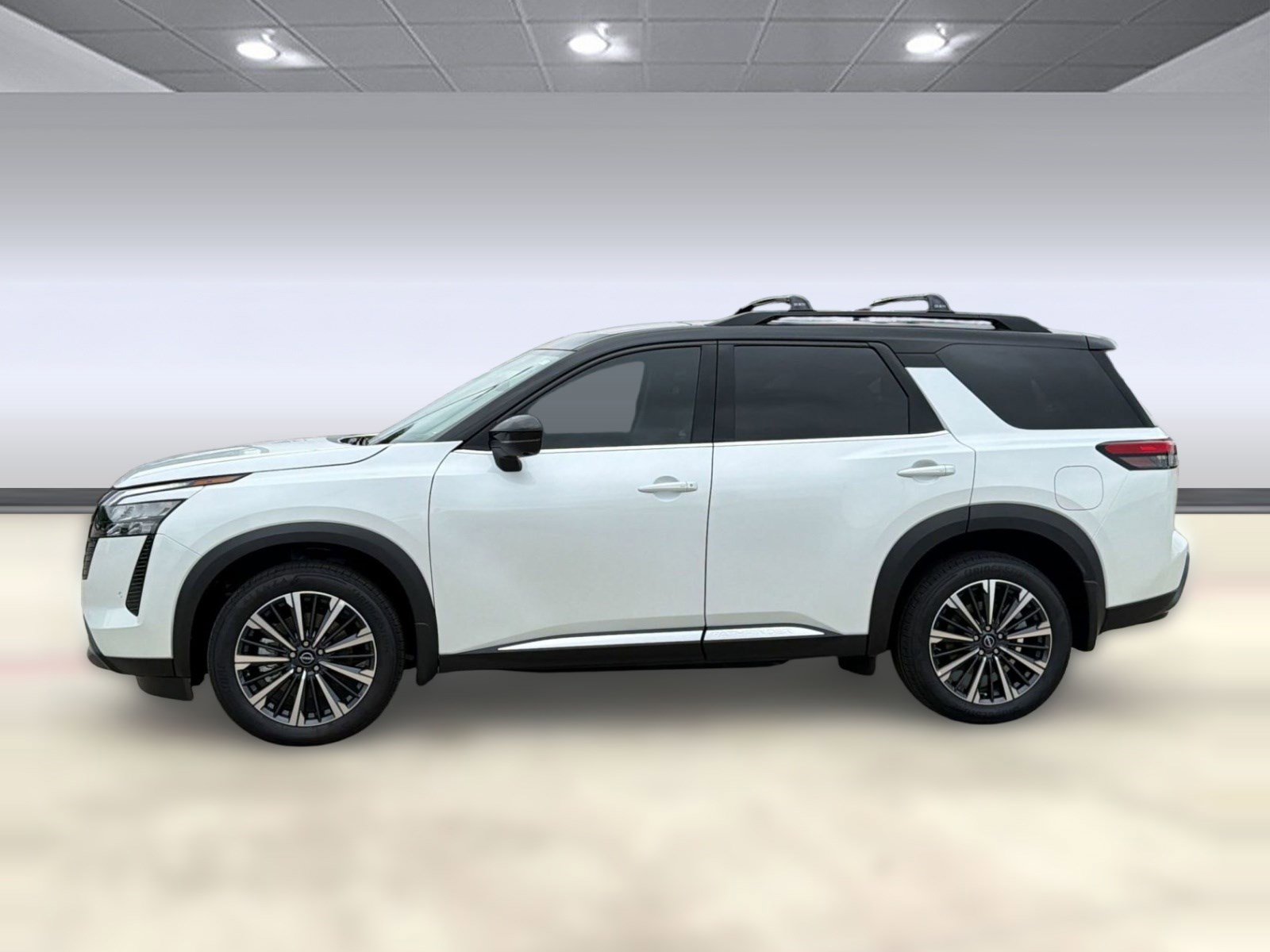 New 2026 Nissan Pathfinder Platinum image 2