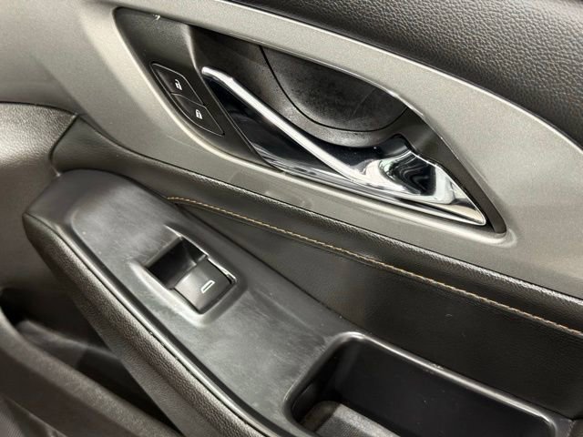 Used 2021 Chevrolet Traverse RS image 29