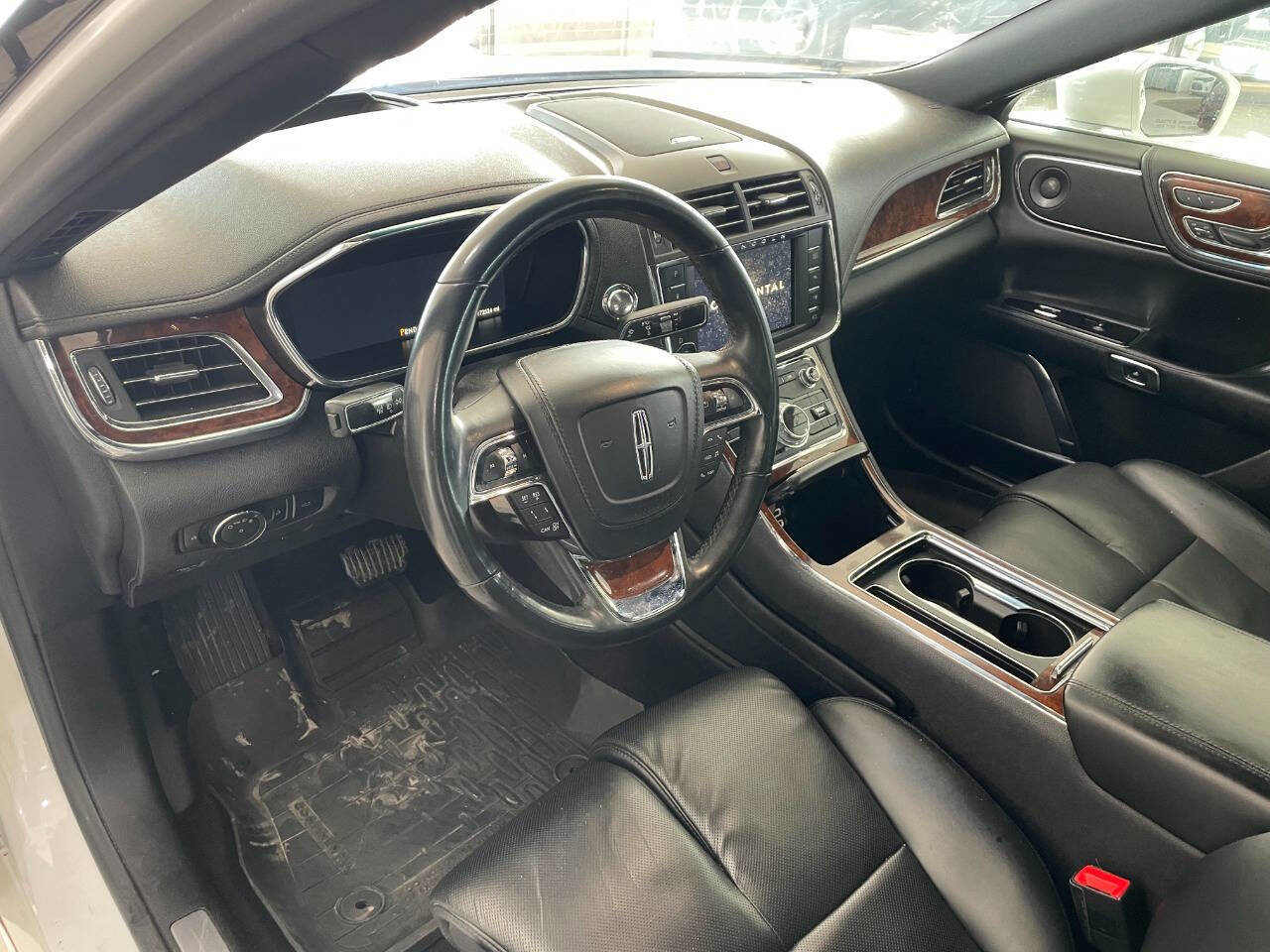 Used 2018 Lincoln Continental Reserve FWD image 16