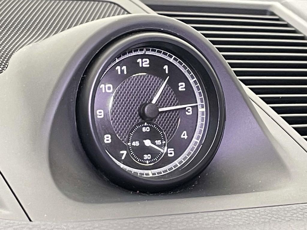Certified 2025 Porsche Macan image 28