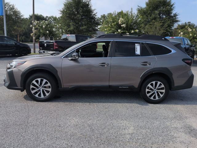Used 2023 Subaru Outback Premium AWD/4WD image 6