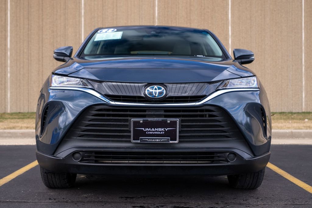 Used 2022 Toyota Venza LE image 3