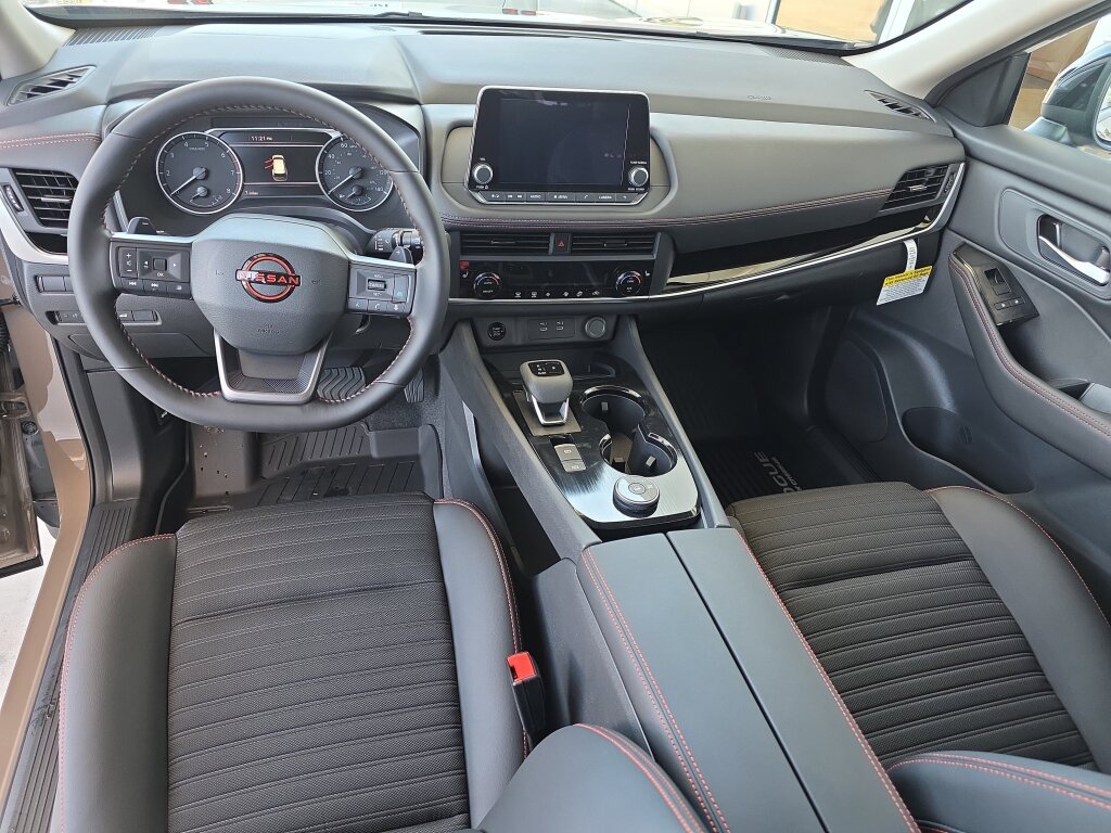 New 2026 Nissan Rogue SV AWD/4WD image 4