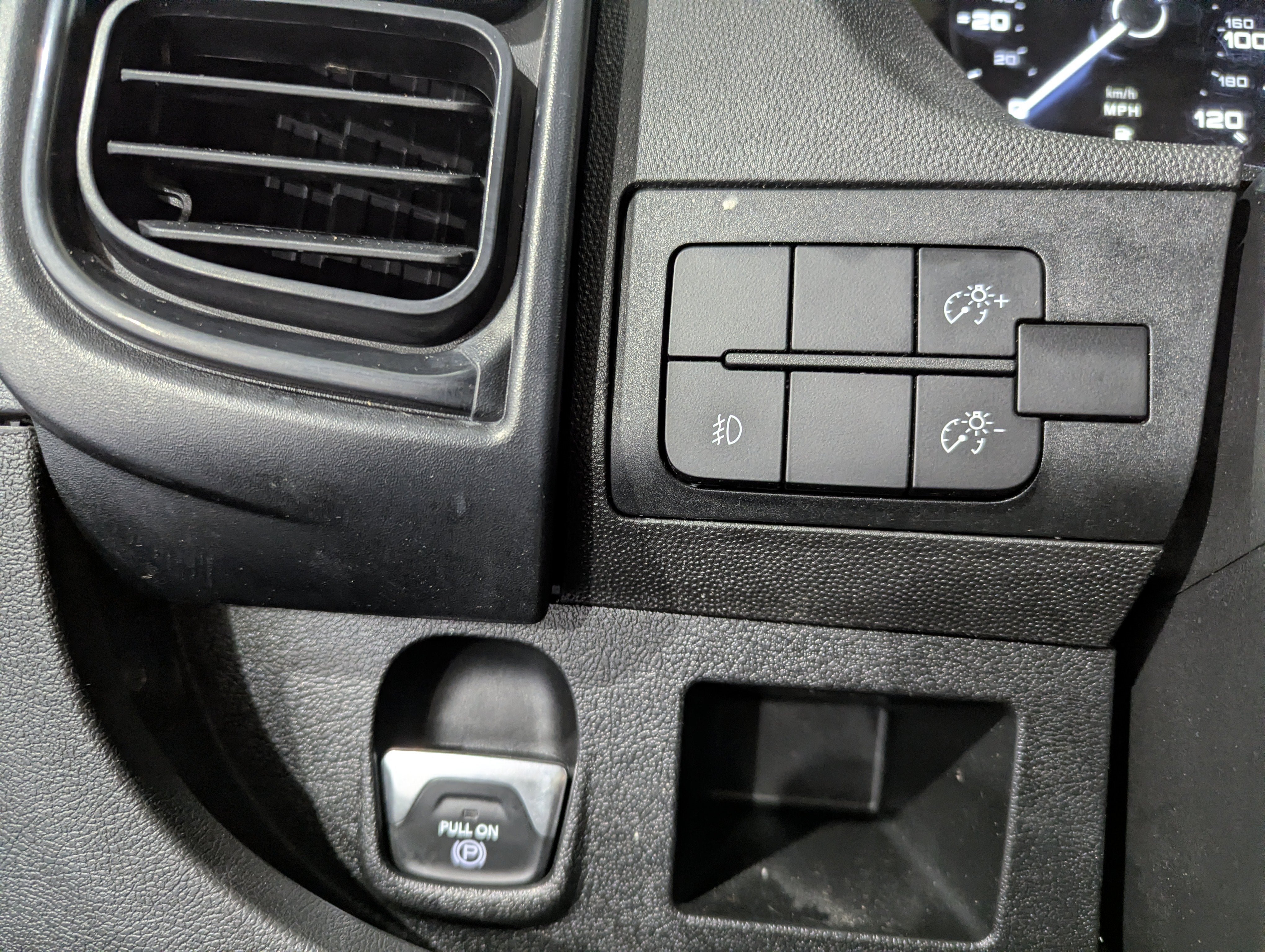 Used 2024 RAM ProMaster 2500 w/ Convenience Group FWD image 17