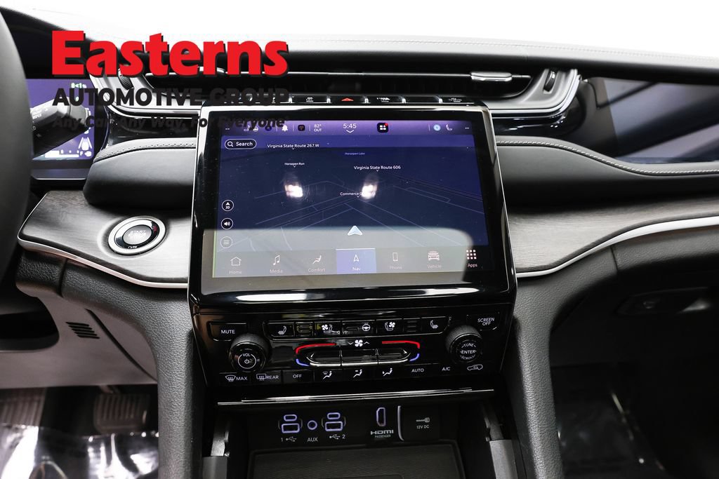 Used 2022 Jeep Grand Cherokee Limited 4xe w/ Luxury Tech Group II AWD/4WD image 12