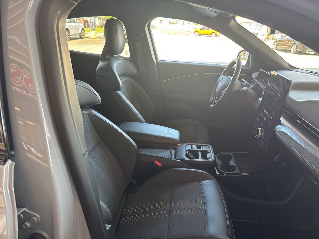 Used 2025 Ford Mustang Mach-E GT image 22