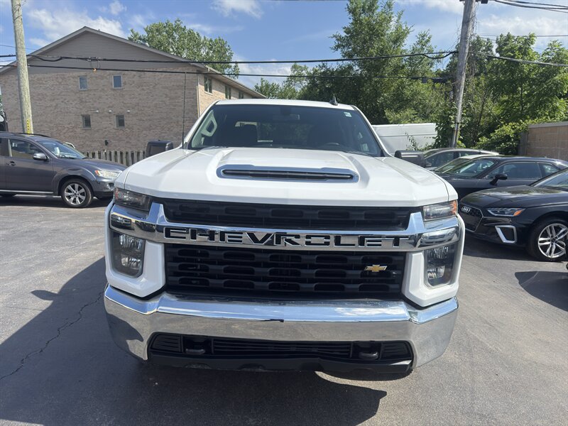 Used 2022 Chevrolet Silverado 2500 LT AWD/4WD image 2