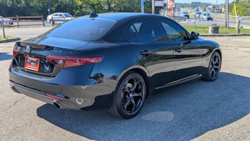 Used 2018 Alfa Romeo Giulia Ti w/ Nero Edizione image 4