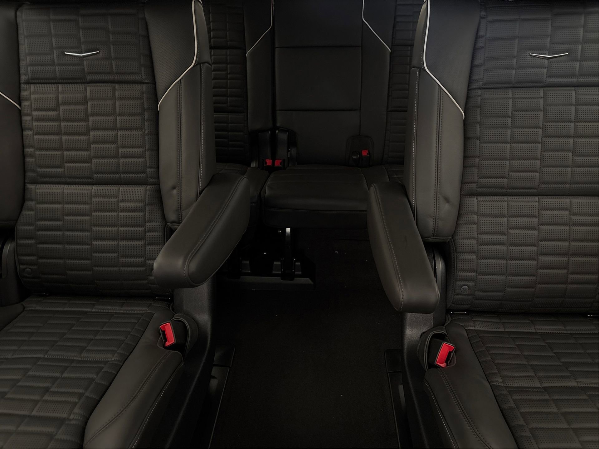 New 2025 Cadillac Escalade ESV Sport Platinum image 17