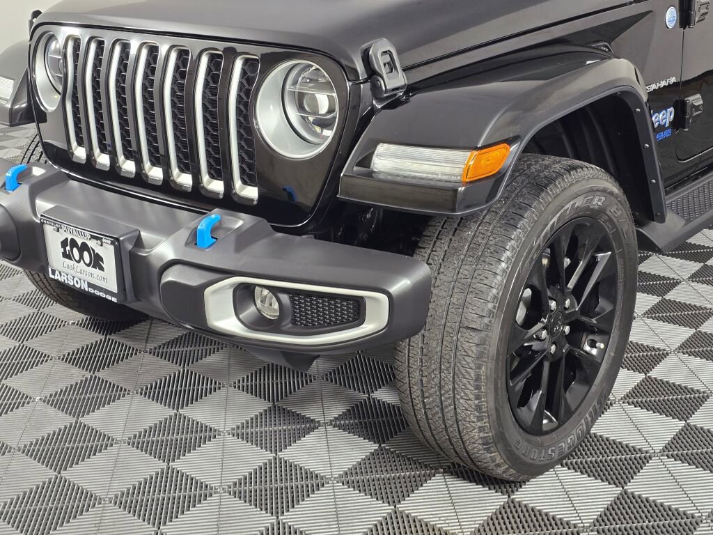 Used 2022 Jeep Wrangler Unlimited Sahara 4xe image 10