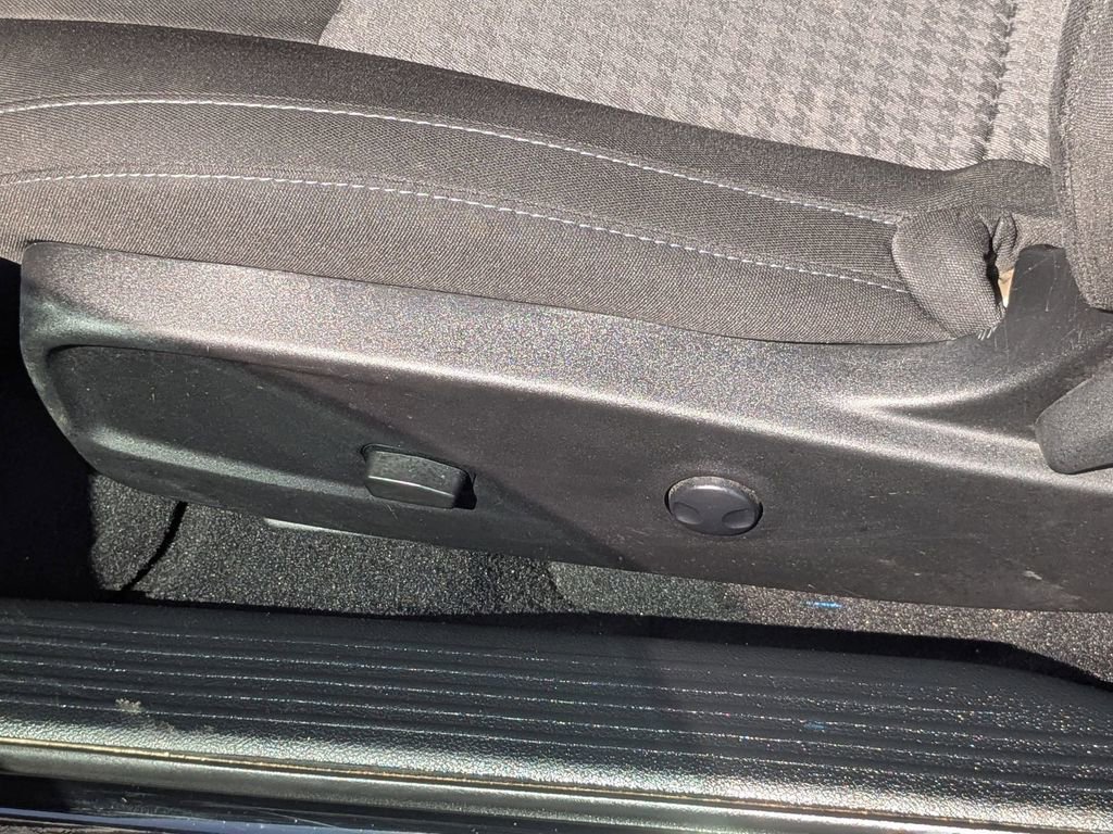 Used 2022 Dodge Challenger R/T RWD image 16