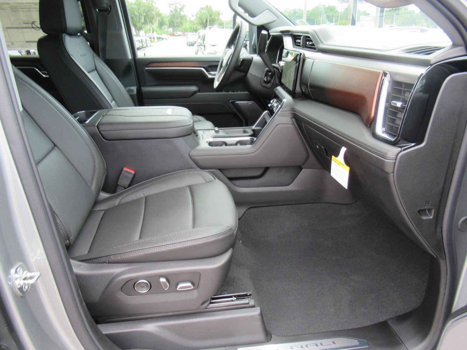 New 2026 GMC Sierra 2500 Denali w/ Denali Reserve Package AWD/4WD image 11