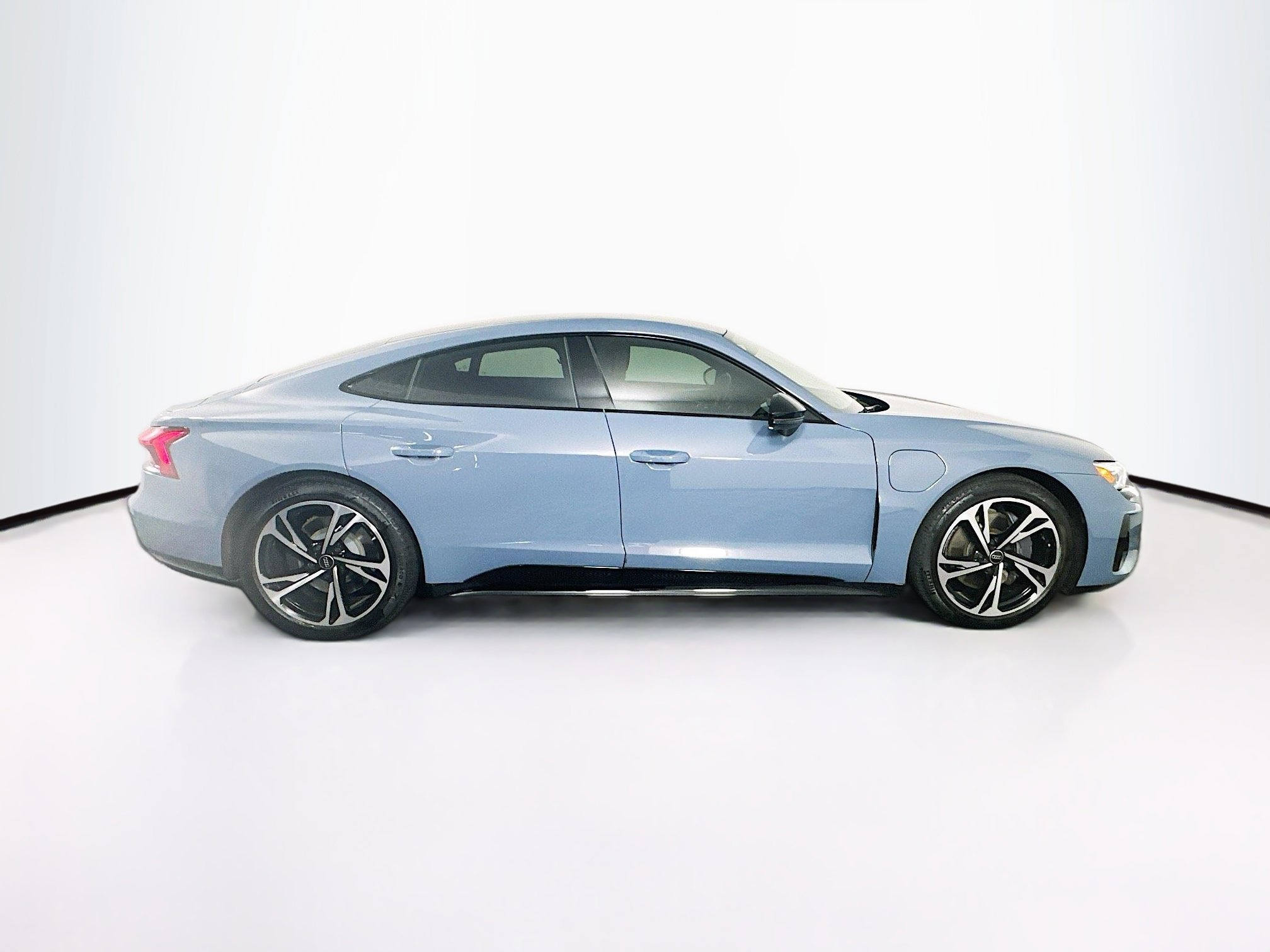 Used 2023 Audi e-tron GT Premium Plus w/ Performance Package image 10