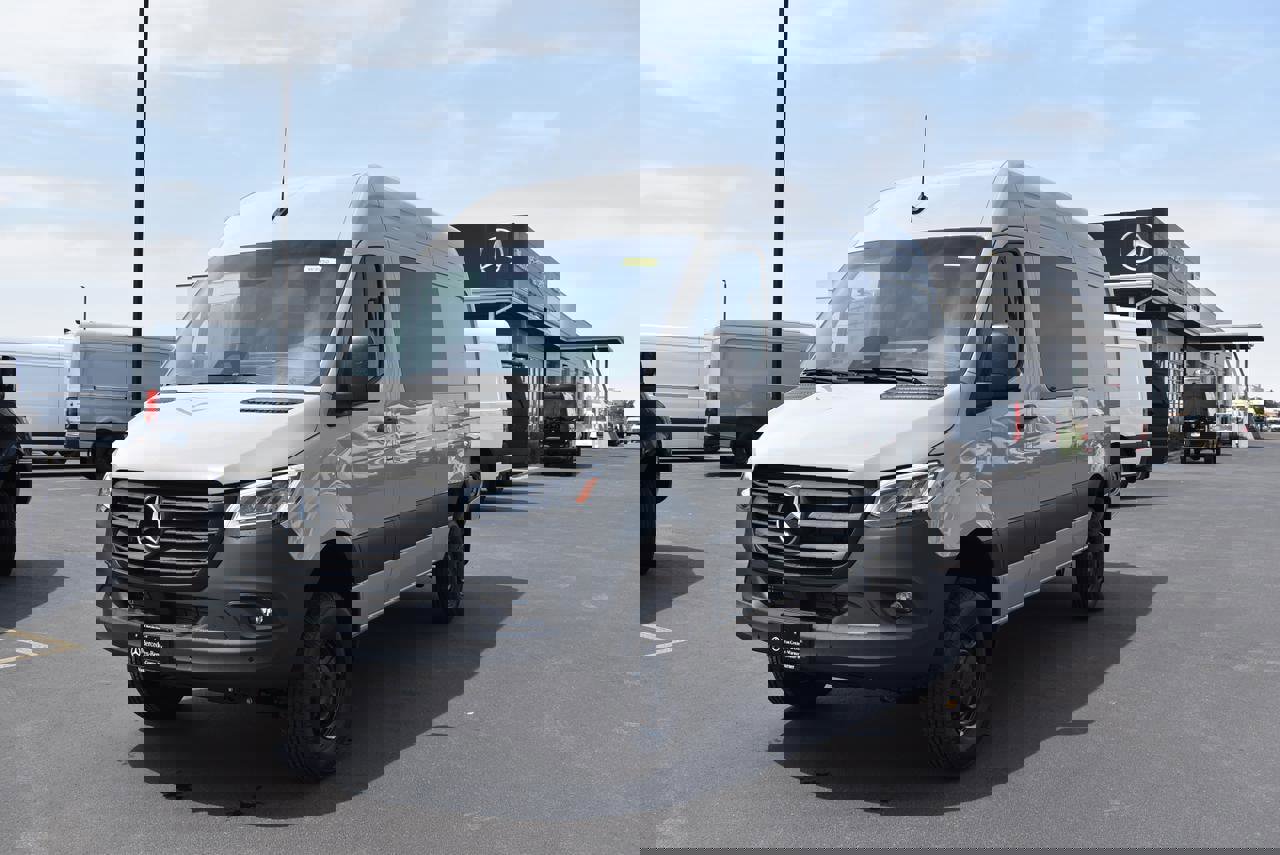 New 2025 Mercedes-Benz Sprinter 2500 image 1