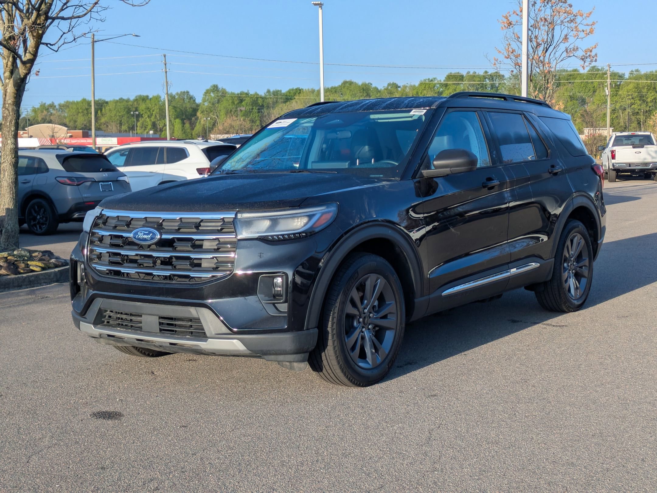 Certified 2025 Ford Explorer Active w/ Active Comfort Package AWD/4WD image 8