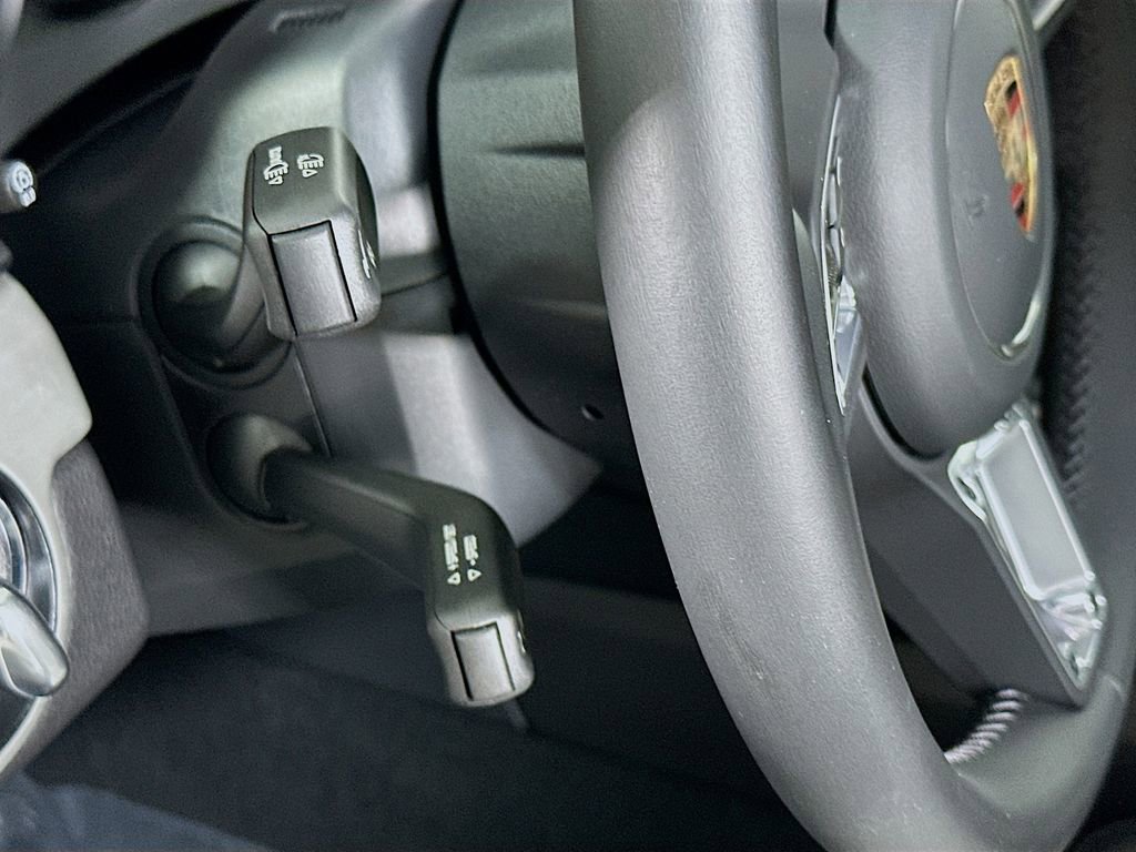 New 2025 Porsche 718 Boxster image 11