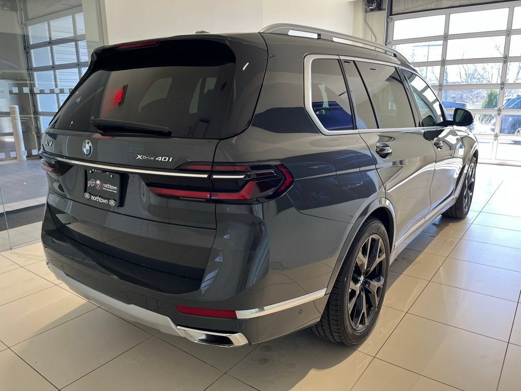 Used 2023 BMW X7 xDrive40i w/ Parking Assistance Package AWD/4WD image 8
