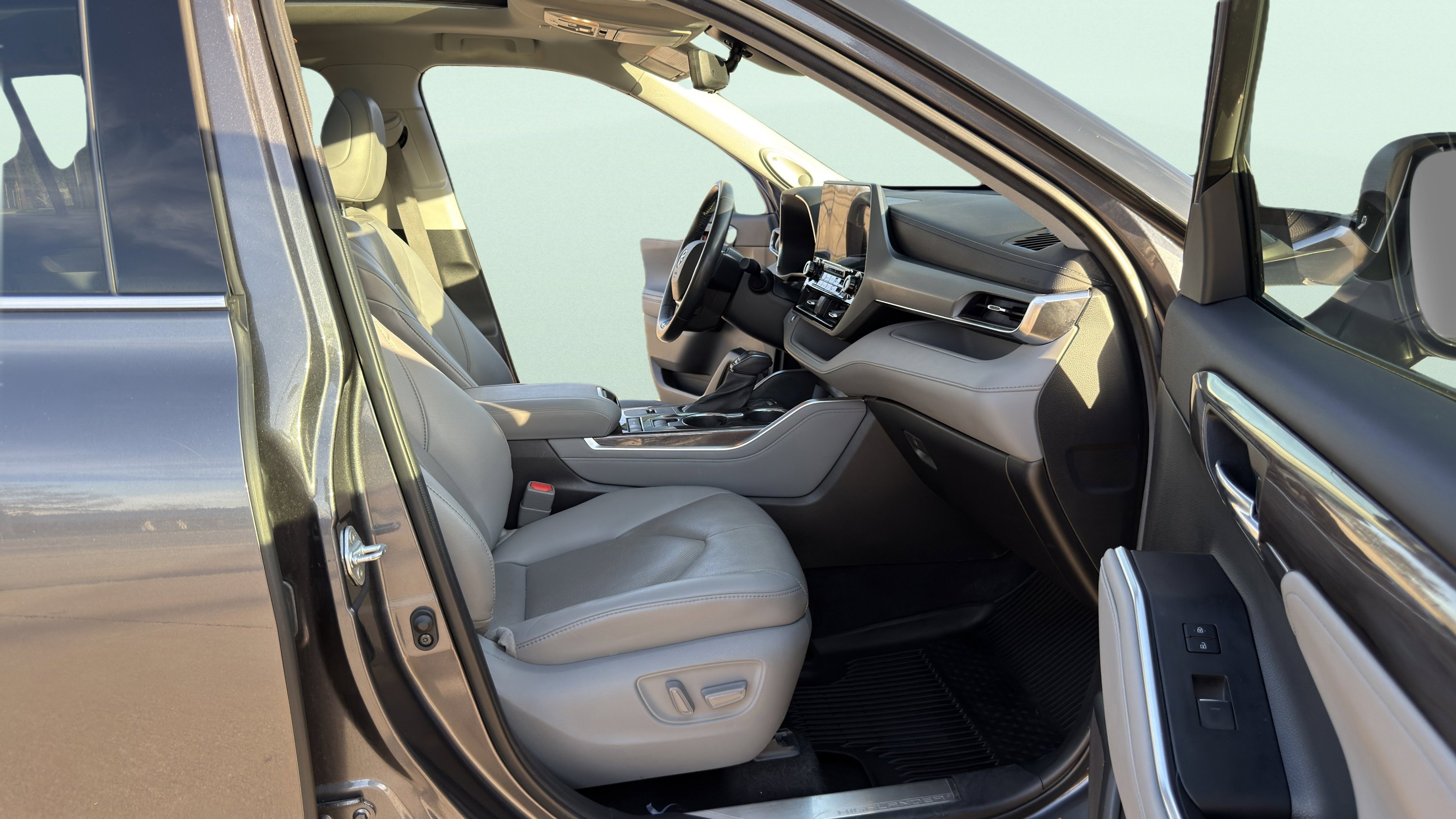 Used 2021 Toyota Highlander Platinum image 49