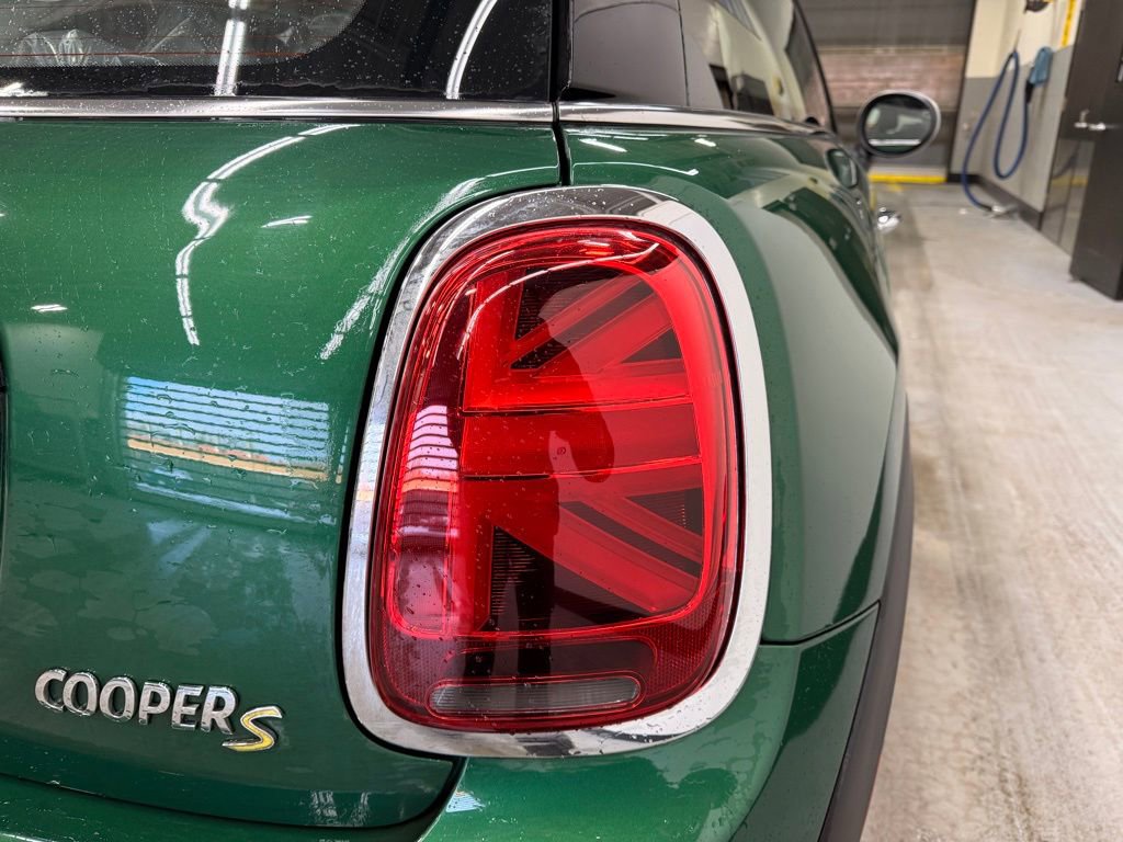 Certified 2022 MINI Cooper SE image 5