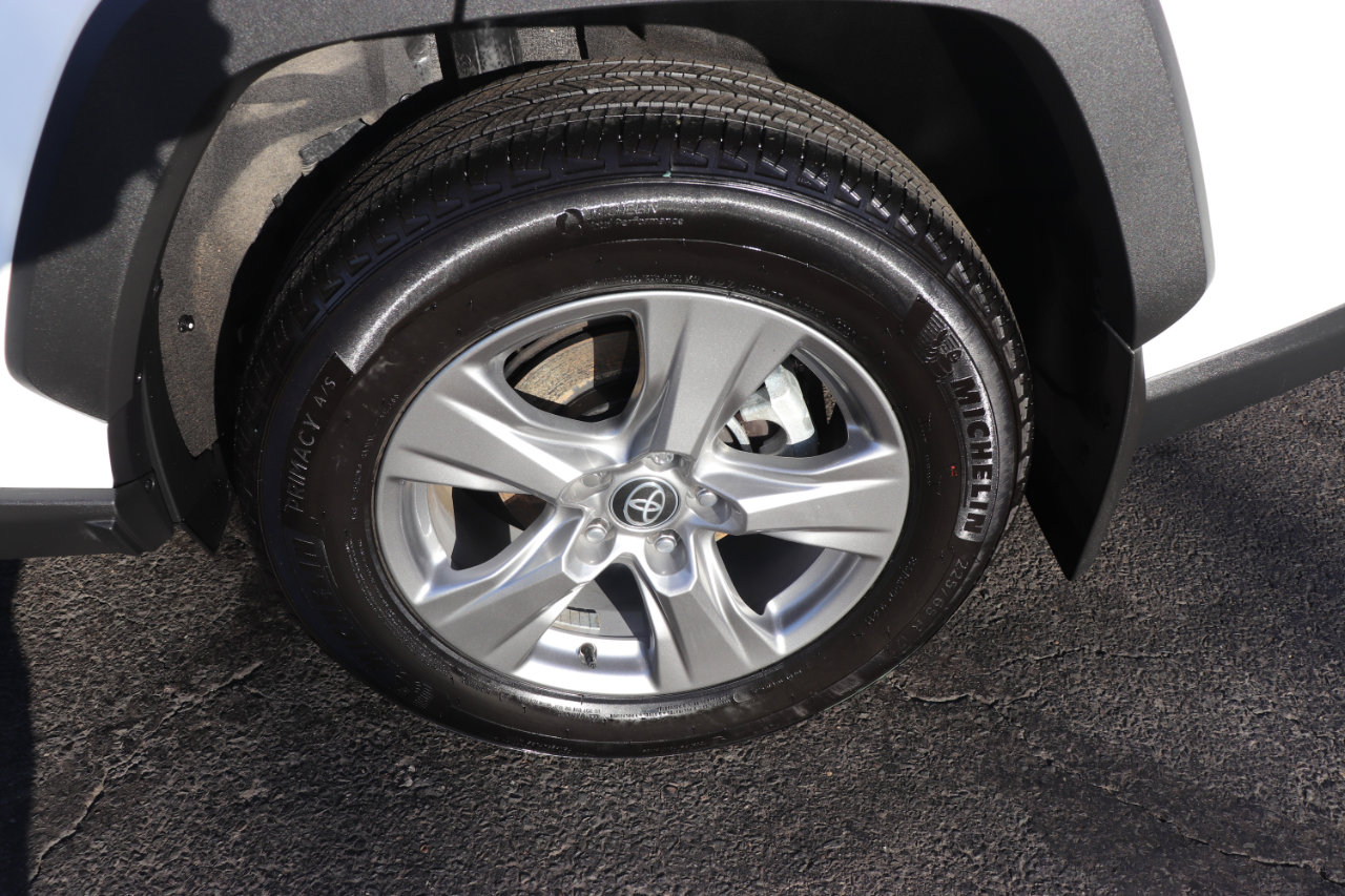 Used 2025 Toyota RAV4 XLE image 52