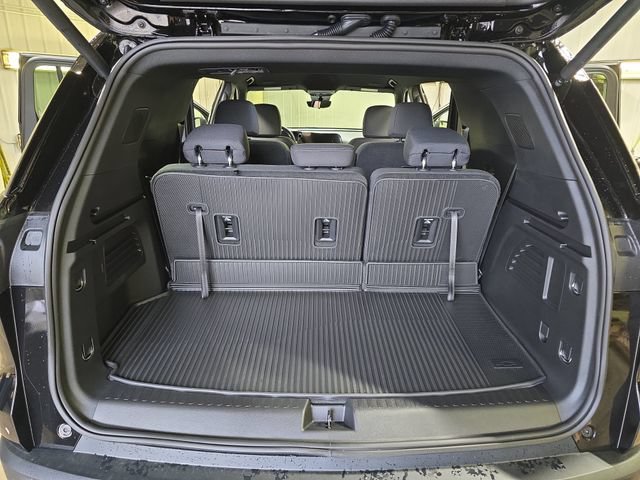 New 2026 Chevrolet Traverse LT w/ Driver Confidence Package AWD/4WD image 14