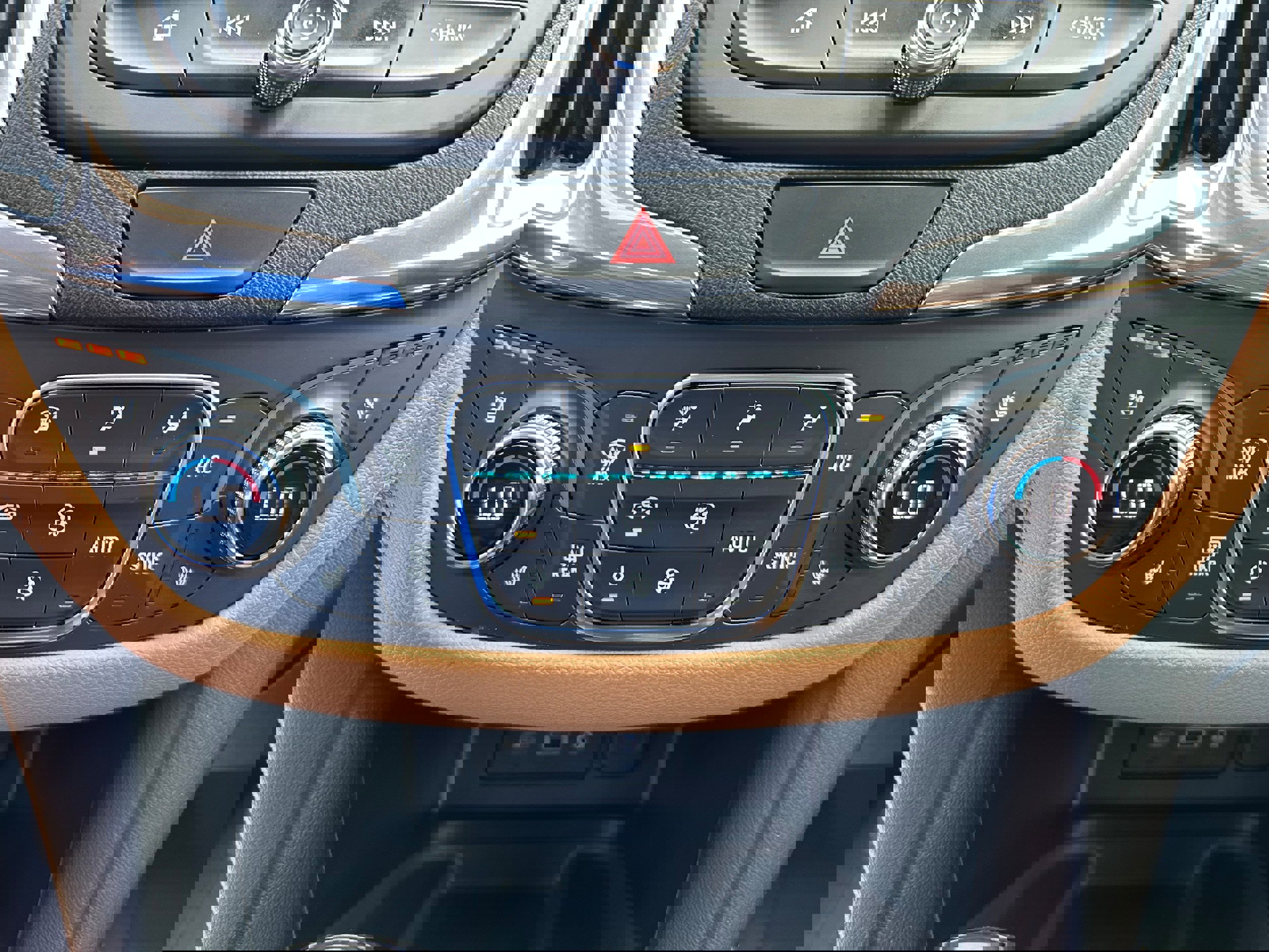 Used 2019 Chevrolet Equinox Premier image 17