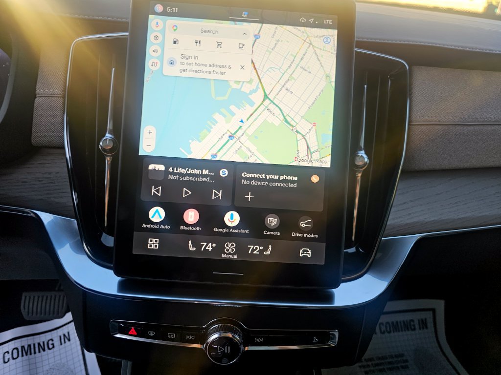 Certified 2025 Volvo XC90 B5 Core AWD/4WD image 21