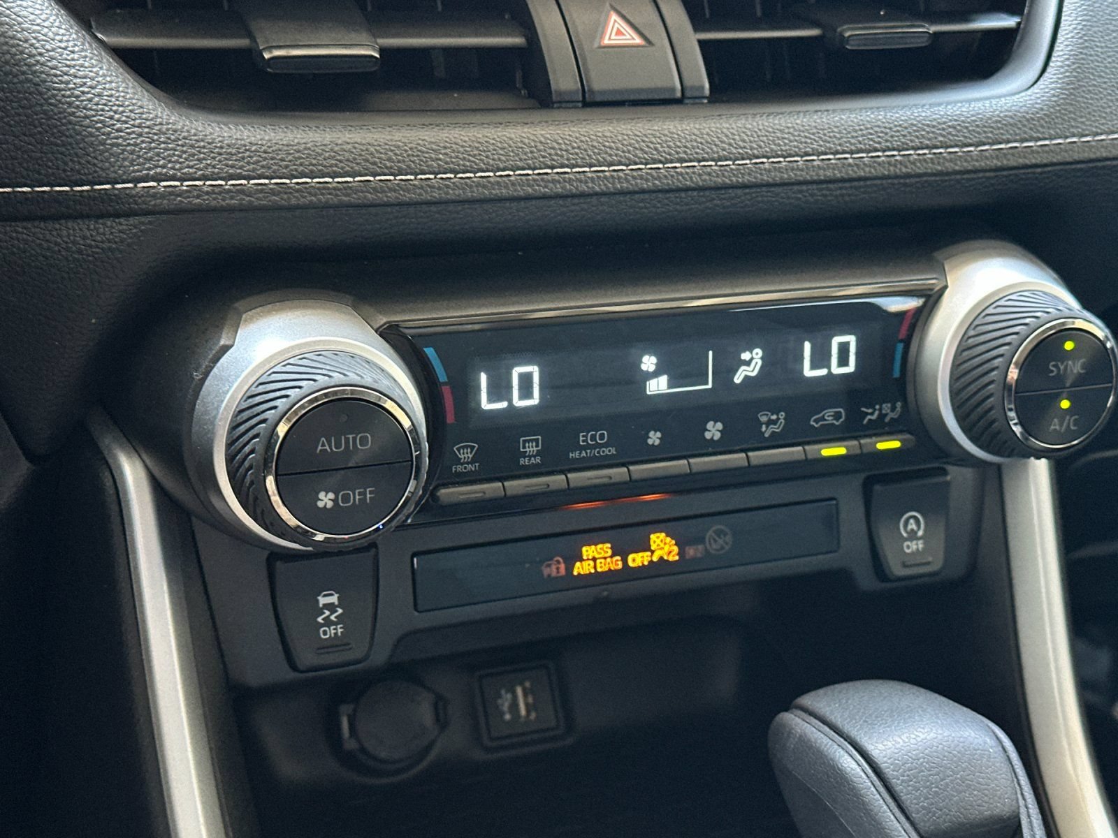 Used 2024 Toyota RAV4 XLE FWD image 18