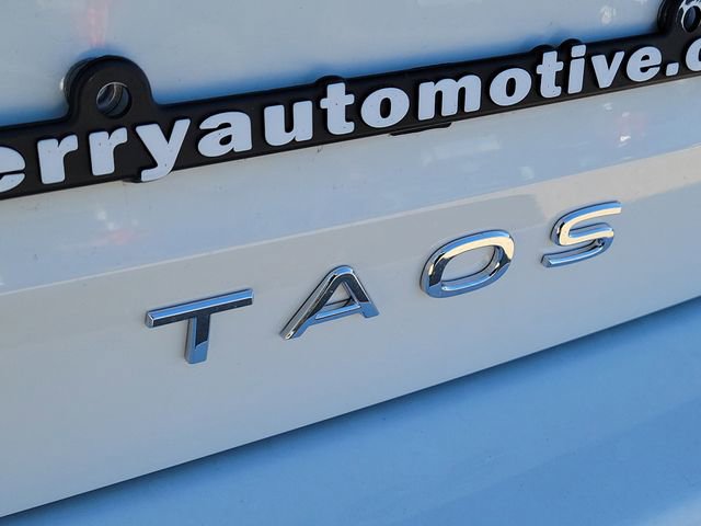 New 2026 Volkswagen Taos SE image 7