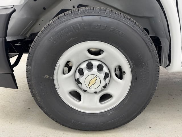 New 2025 Chevrolet Express 2500 w/ Driver Convenience Package RWD image 31