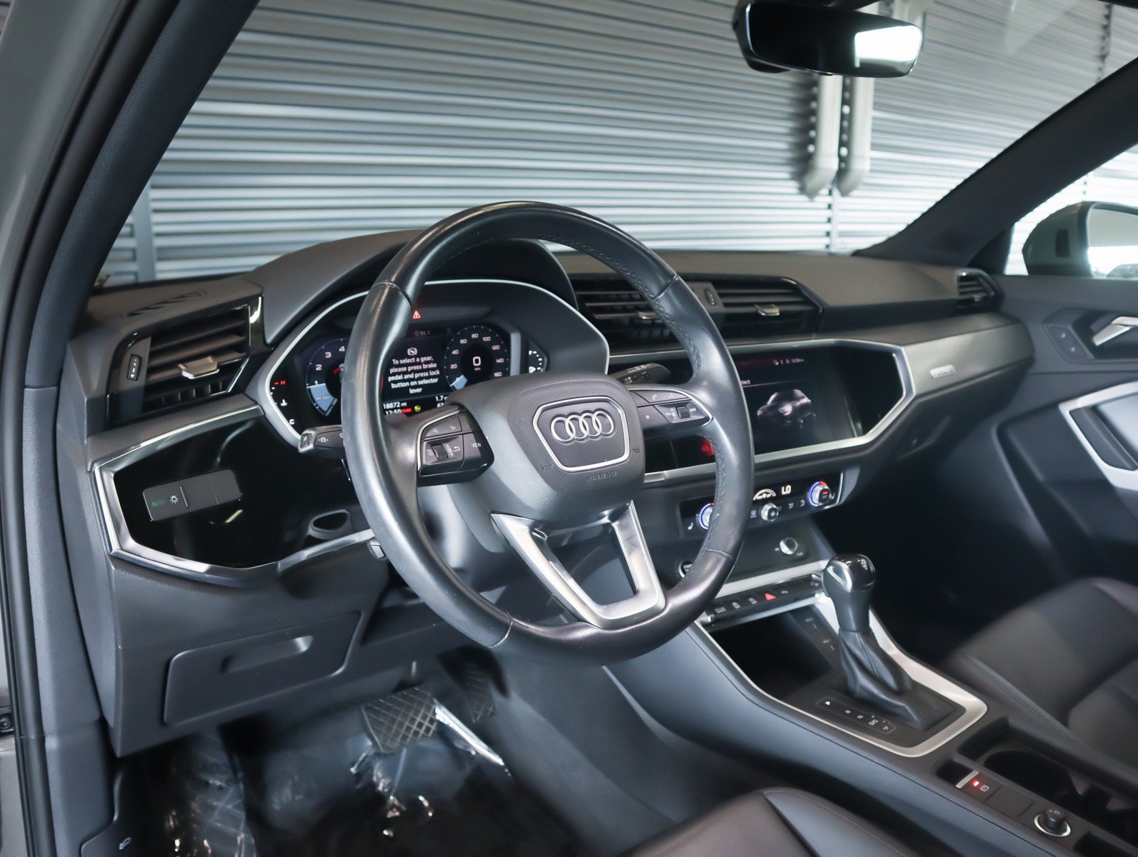 Used 2022 Audi Q3 2.0T Premium w/ Convenience Package AWD/4WD image 14