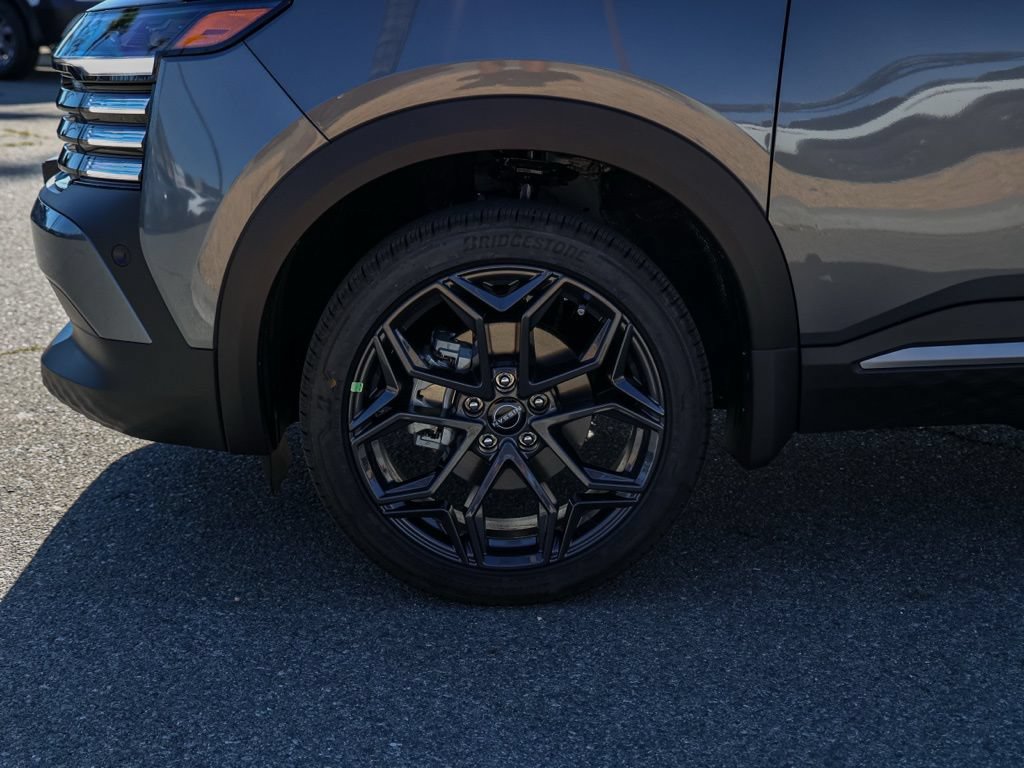 New 2026 Nissan Kicks SR FWD image 11