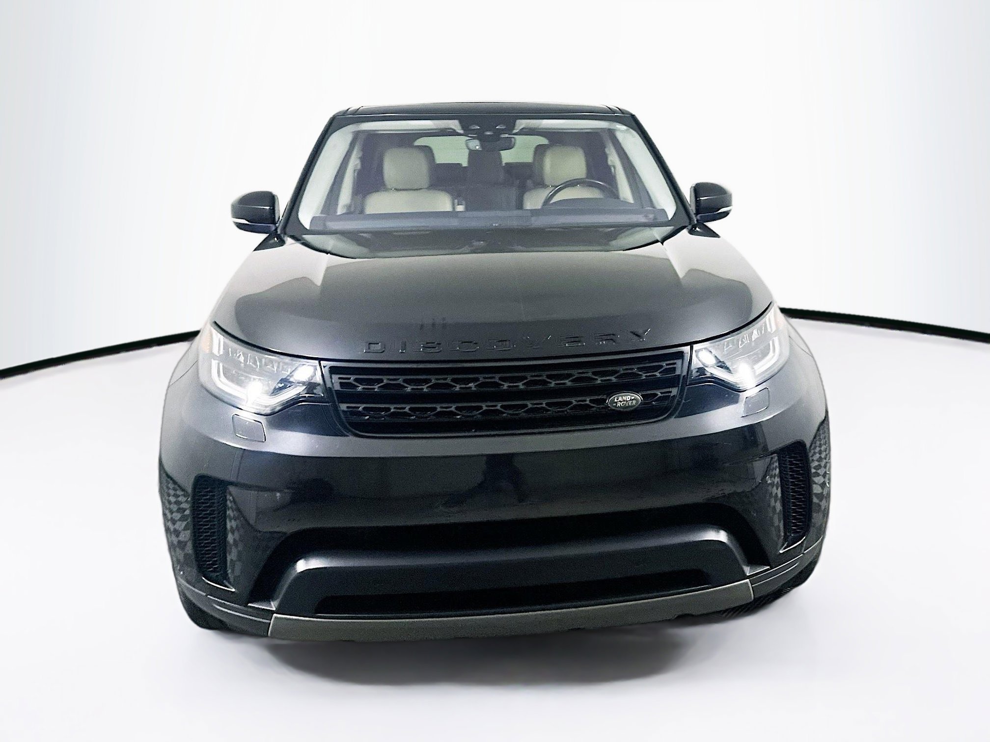 Used 2019 Land Rover Discovery HSE image 2