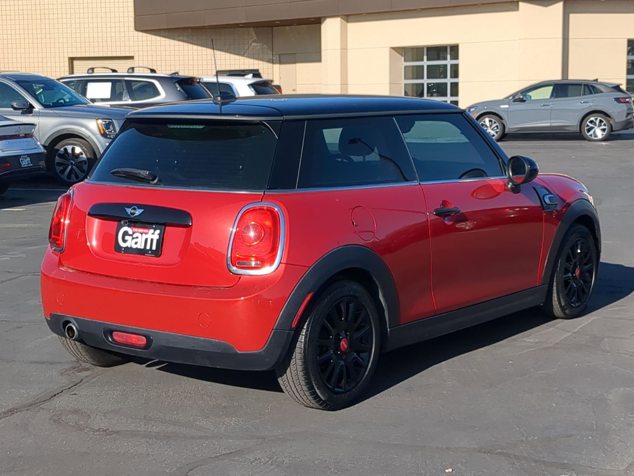 Used 2015 MINI Cooper 2-Door Hardtop image 3