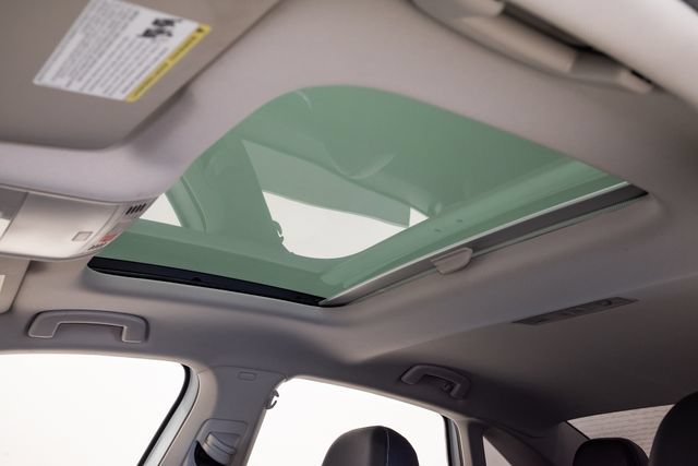 Used 2024 Volkswagen Jetta SE w/ Panoramic Sunroof Package FWD image 8