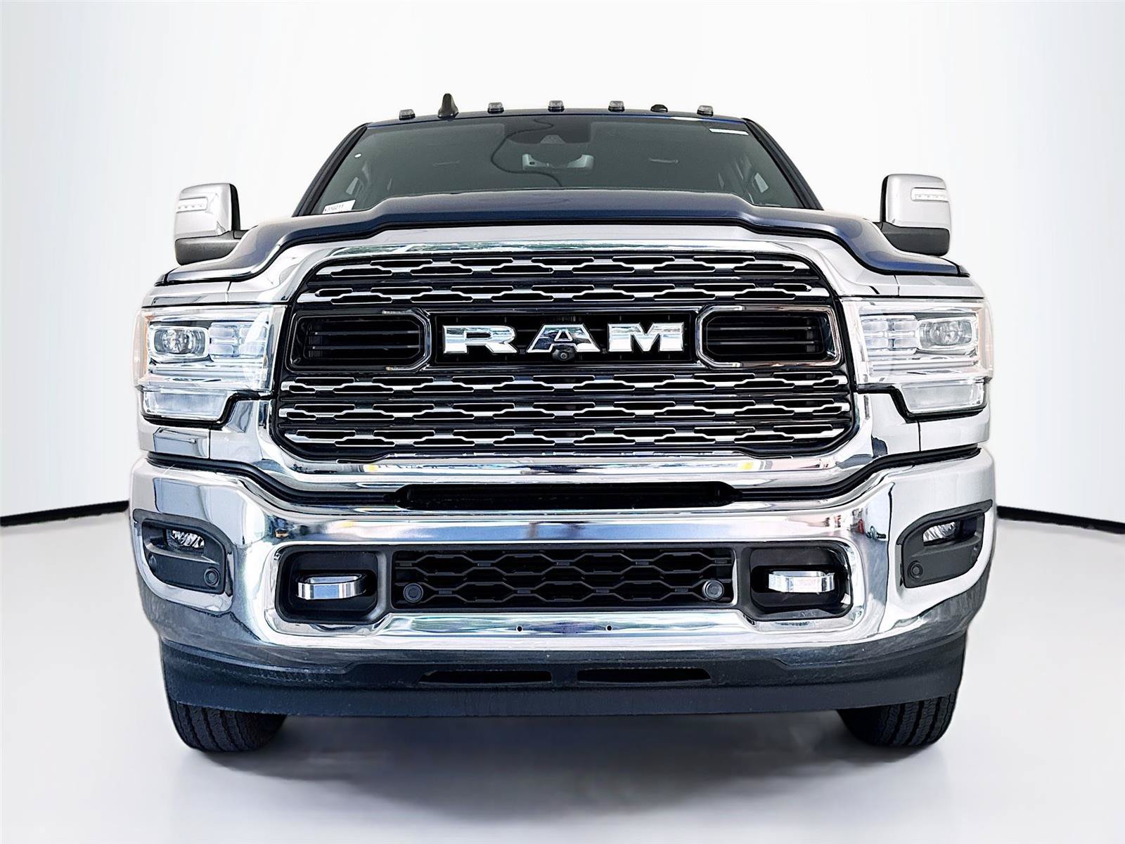 Used 2024 RAM 3500 Limited AWD/4WD image 26