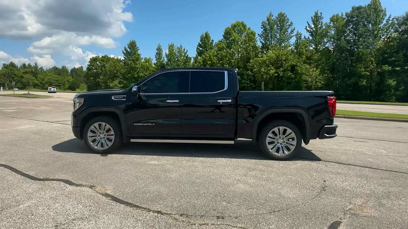 Certified 2021 GMC Sierra 1500 Denali w/ Denali Ultimate Package AWD/4WD image 5